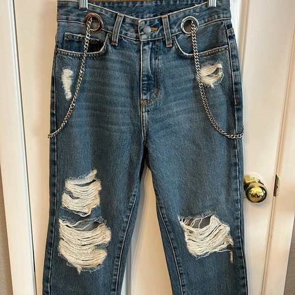 Carmar Denim Women’s (25) High Waist Distressed Chain Straight Leg Jeans - Picture 4 of 7